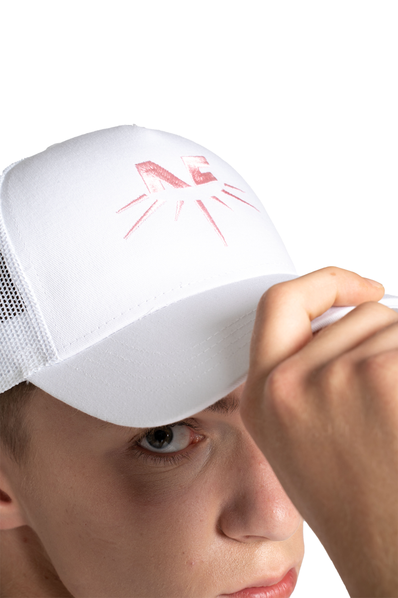 cap bianco ricamo rosa4 1 1